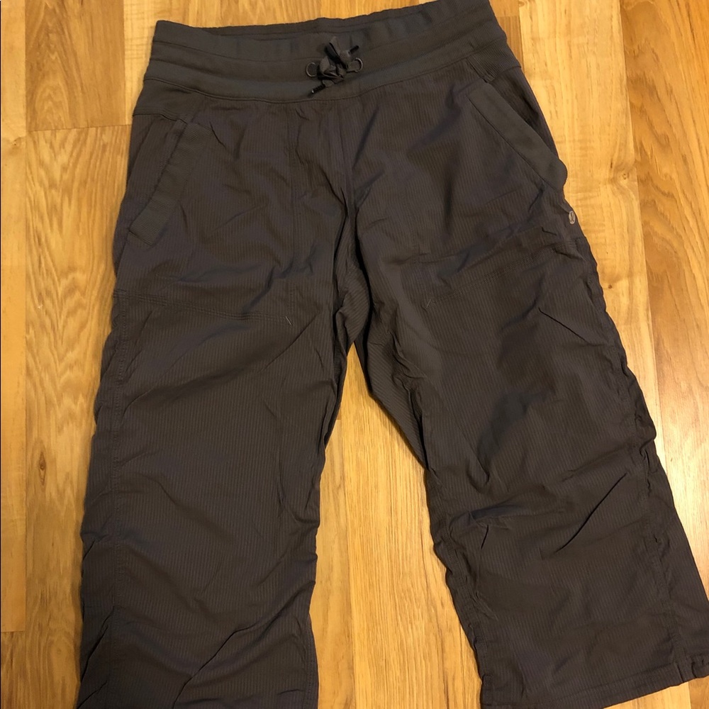 EUC Lululemon Dance Studio Crop